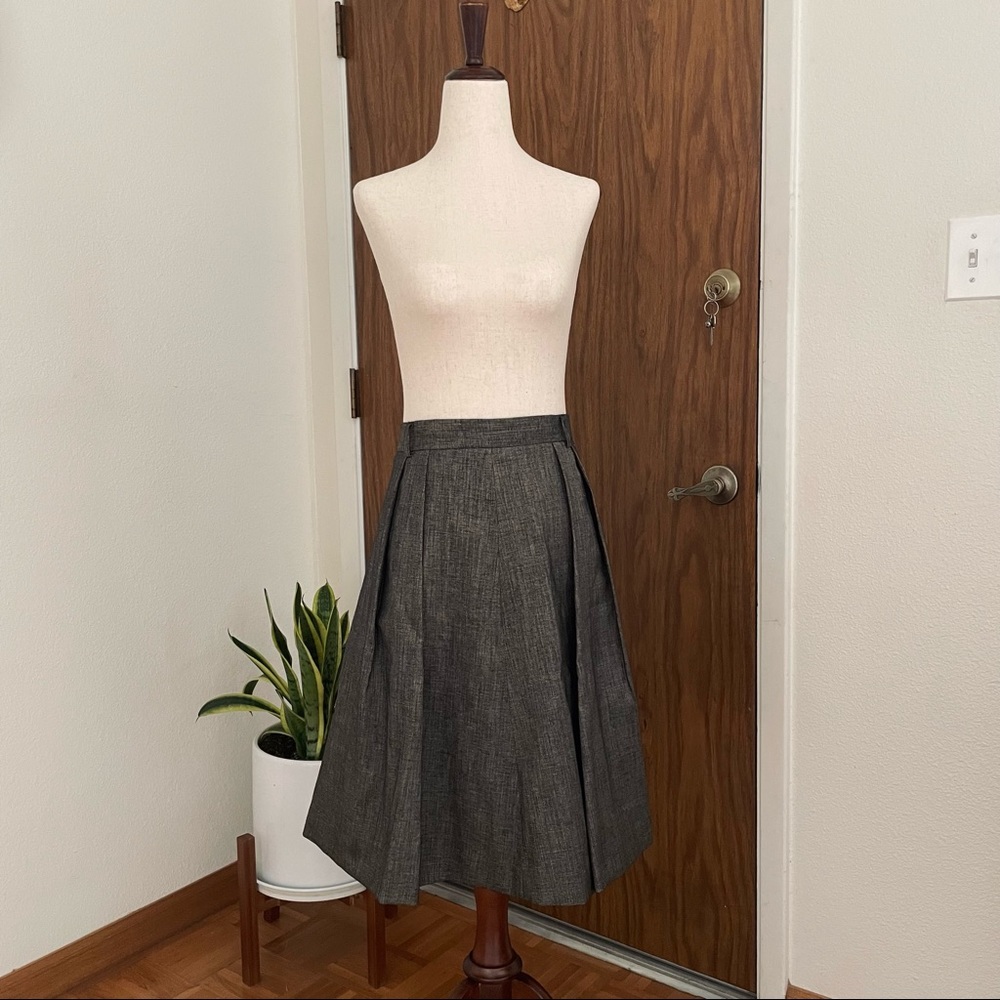 AK Anne Klein Stretch Gray Midi Fan skirt